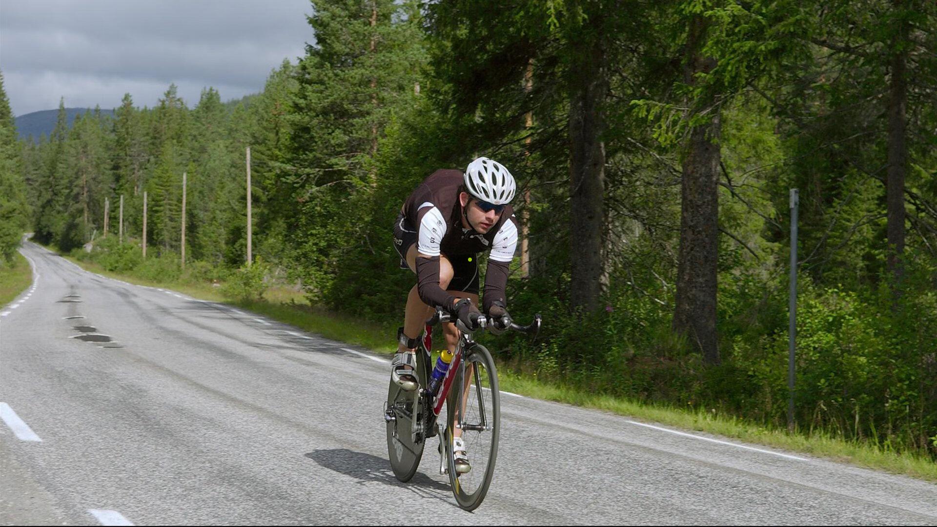艾顿誓言填补内线真空，东部詹姆斯引领团队决胜